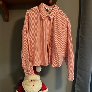 Old Navy red and White Striped Cropped Shirt
Large petite. Washed but never worn
